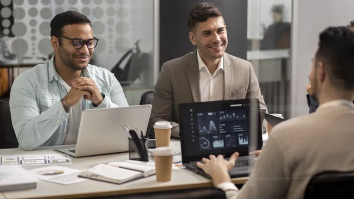 modern-equipped-computer-lab (1)